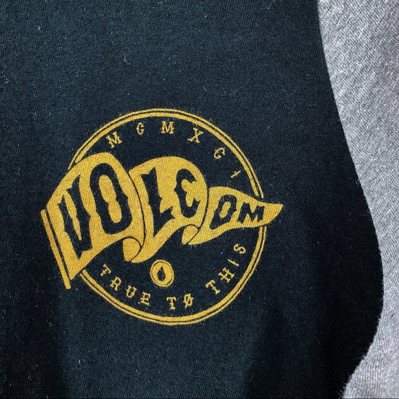 Volcom Baseball T Shirt Black Gray Sleeves - Picture 8 of 8